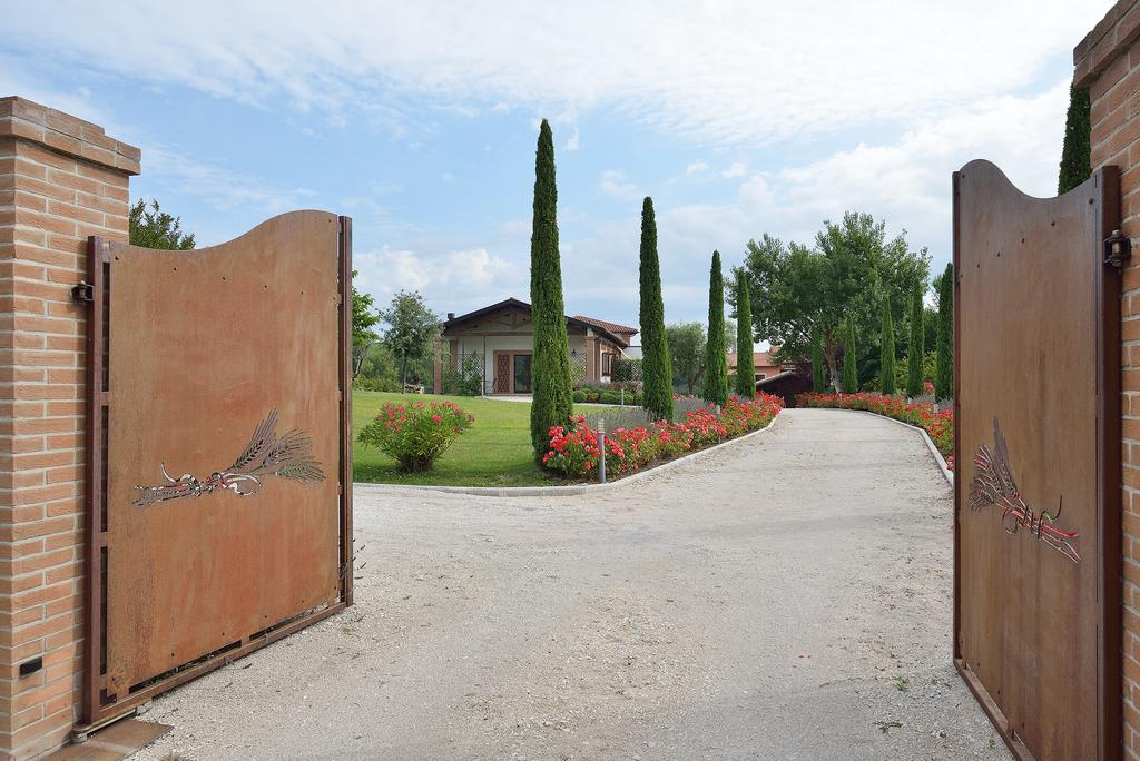 Agriturismo I Granai Crocemaroggia Exterior photo
