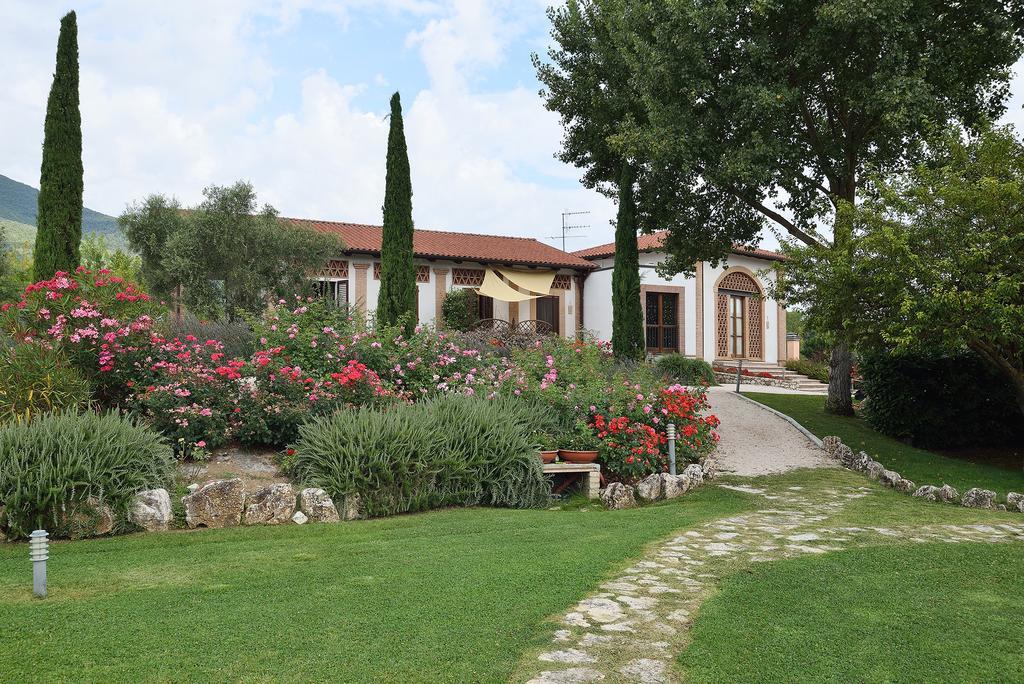 Agriturismo I Granai Crocemaroggia Exterior photo